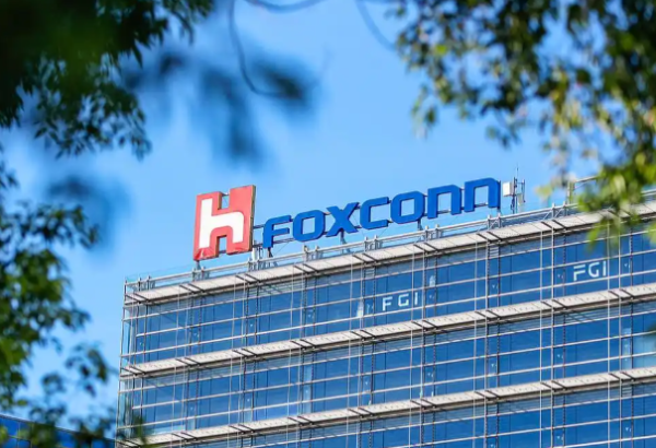 Foxconn July Revenue Breaks NT$900B – AI Servers Fuel Historic High